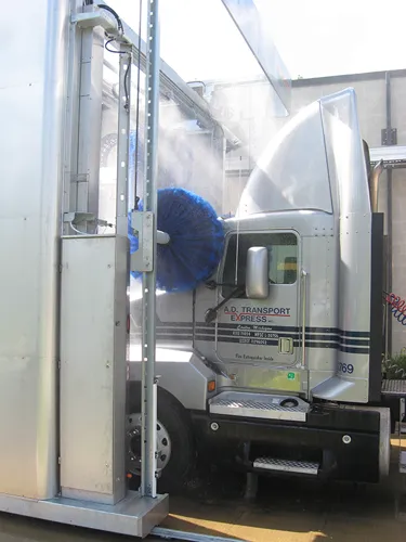 Gantry Vehicle Wash System with Horizontal Rotating Brush Assembly