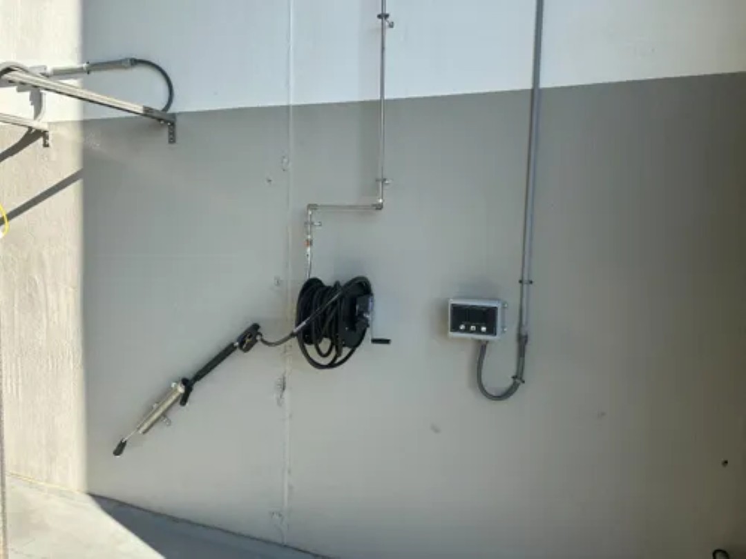 Manual Spray Hose Station with Control Panel in Wash Bay
